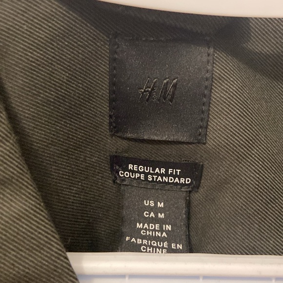 H&M Men’s button-up - Picture 2 of 3